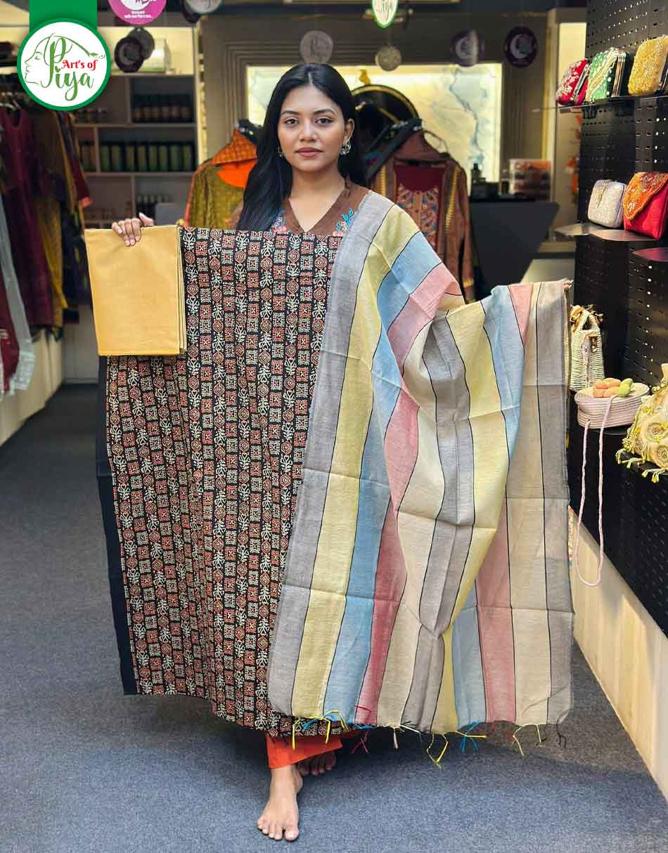 Screen Print - Unstitched Three Piece